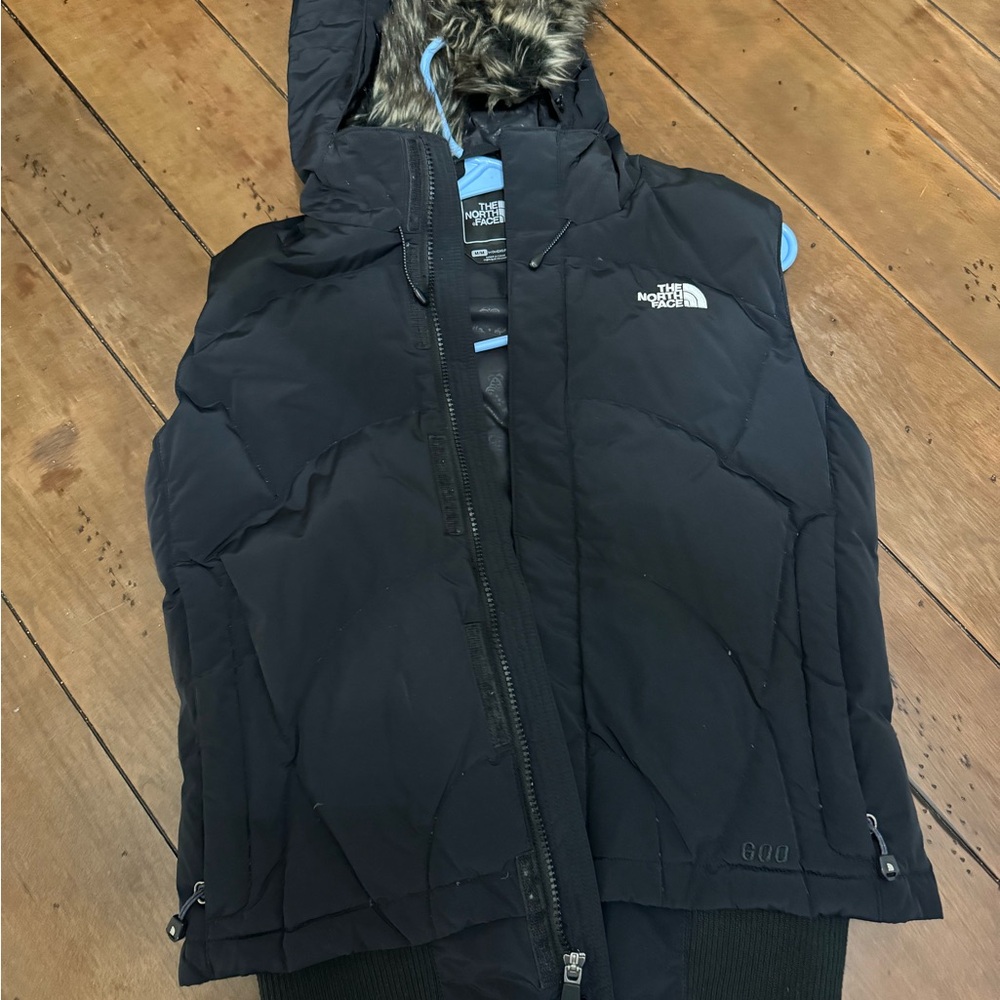 The North face the north face puffer puffer vest women’s size medium incredible!